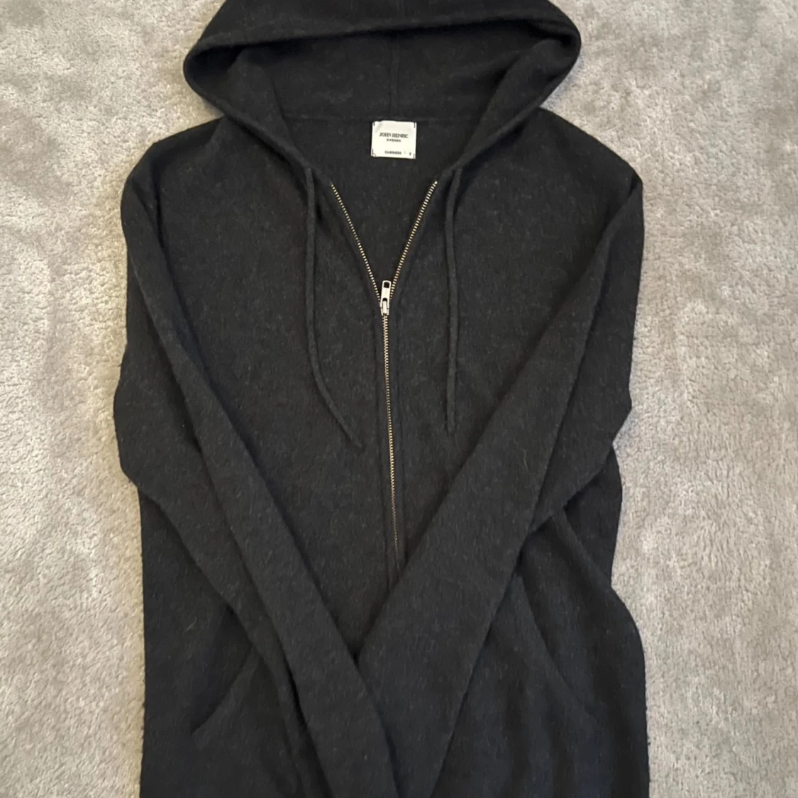 100% Kashmir zip hoodie från John Henric 