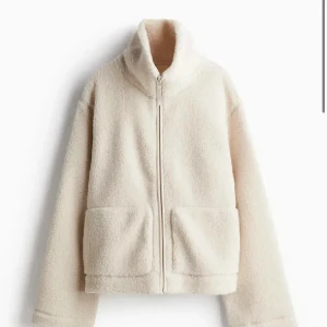  teddyjacka - Jättefin teddyjacka från hm som är slutsåld på hemsidan💞