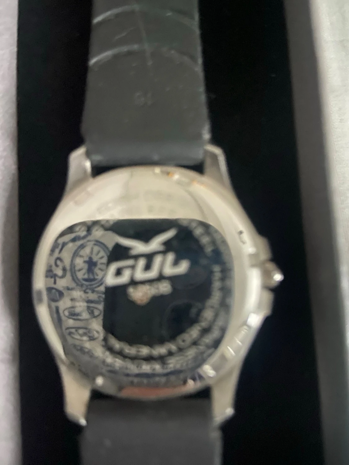 Silverfärgad analog klocka från Q&Q - 3