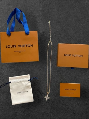 LV halsband - Aldrig använd. Skriv gärna!