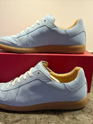 Scarosso gats skor  - Säljer dessa scarosso skor| Otroligt bra skick och en färg som är väldigt sällsynt| Nypris: 3000kr|Skriv vid fler frågor och funderingar!