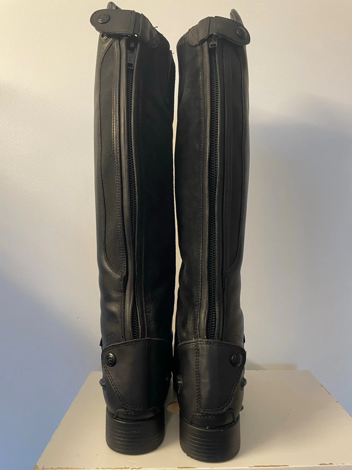 Svarta ridstövlar i läder Ariat - 1