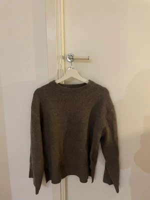 Brun stickad tröja - Mysig brun stickad tröja