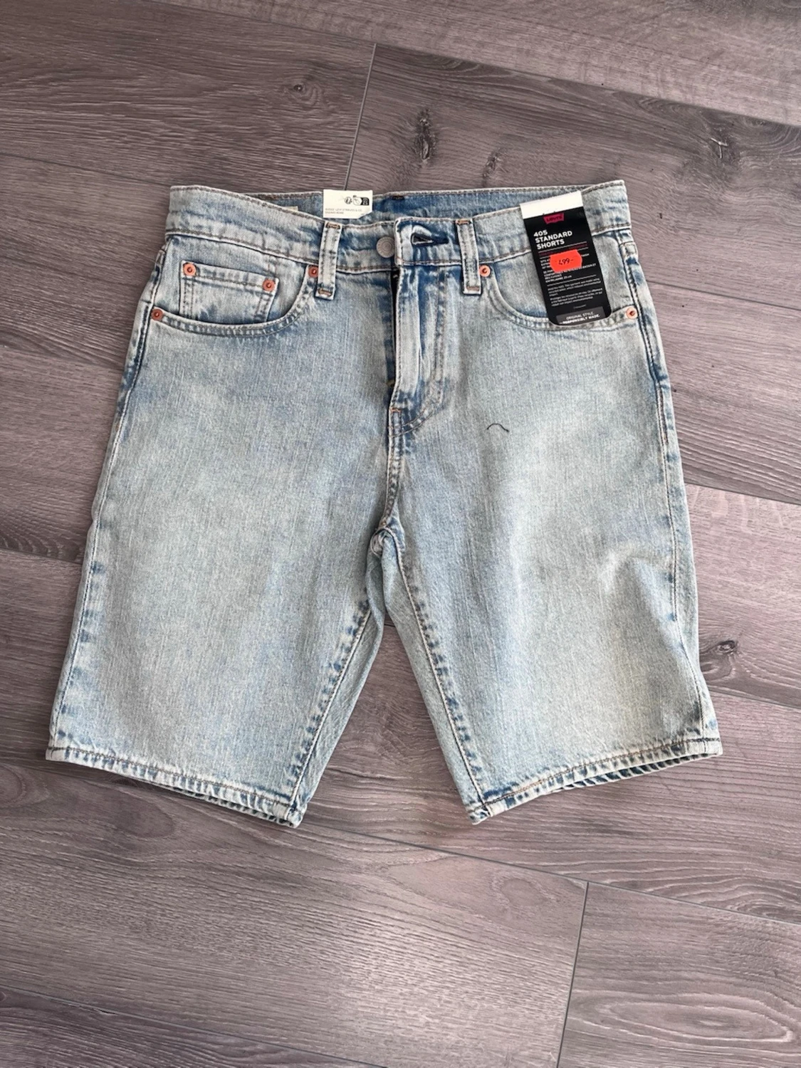 Levi's ljusblå denimshorts