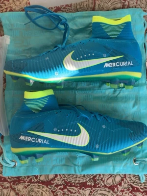 Nike Mercurial  - Nike mercurial storlek 44,5. Säljes på grund av för stora 