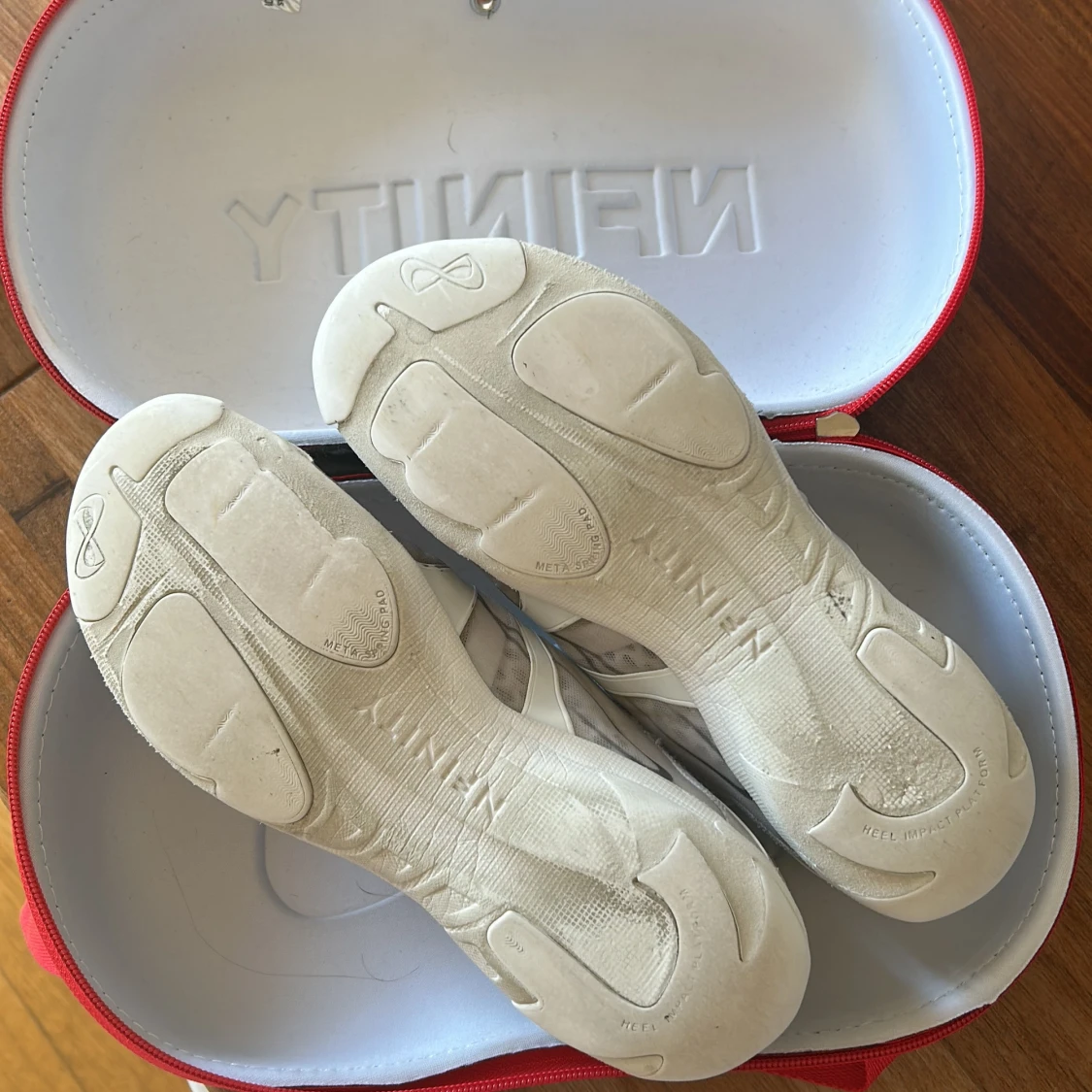 Nfinity Vengeance vita sneakers strl 7 - 2