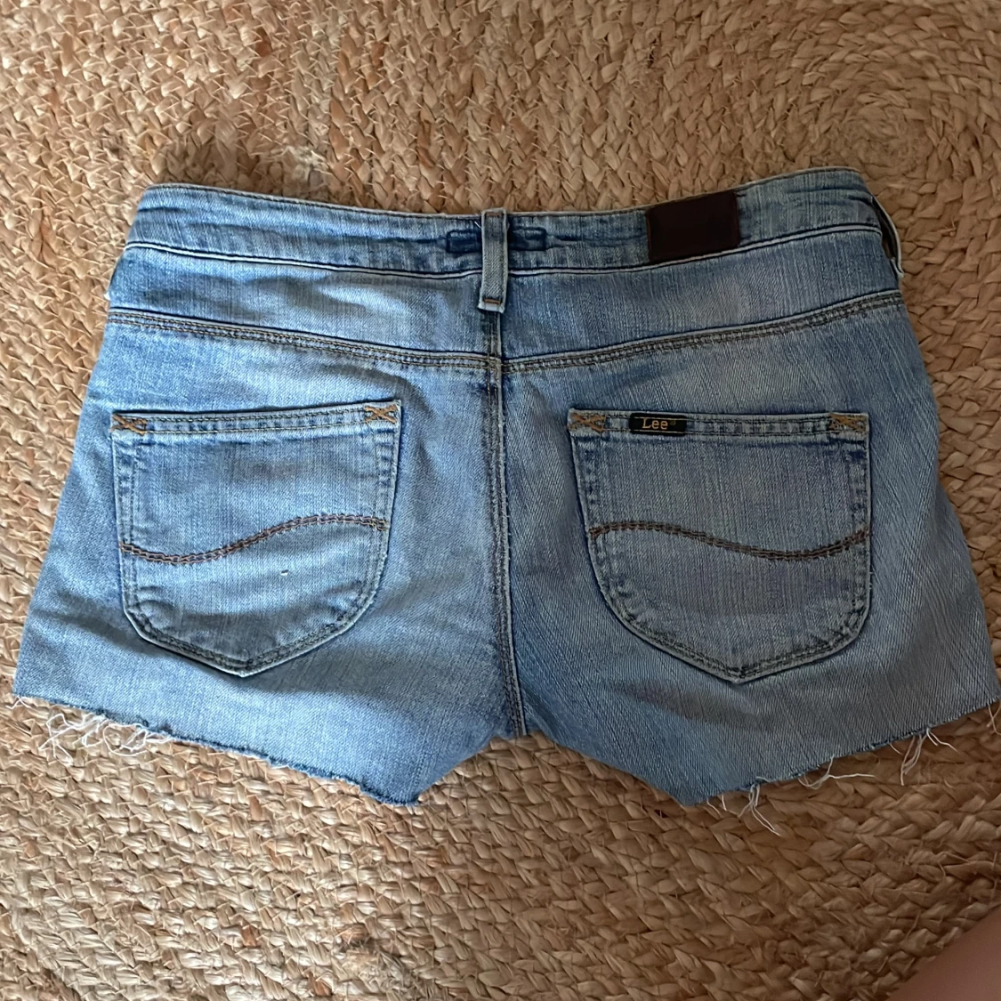 Lågmidjade jeansshorts från Lee - 2