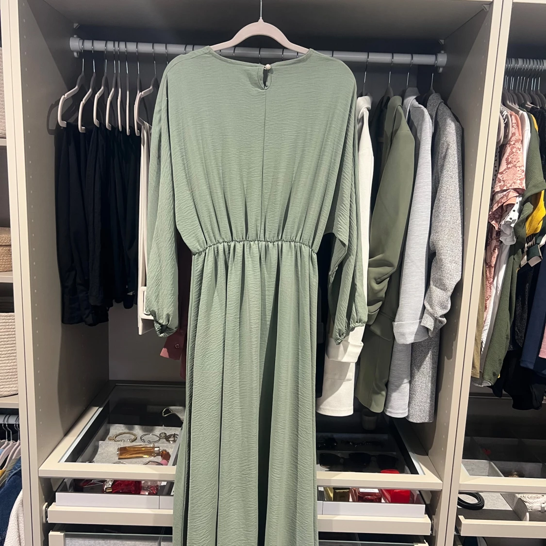 Långklänning med resårmidja - 1