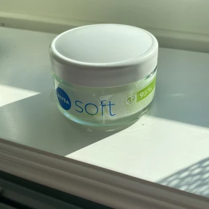 Hudkräm  - Nivea hudkräm andvänd en gång 