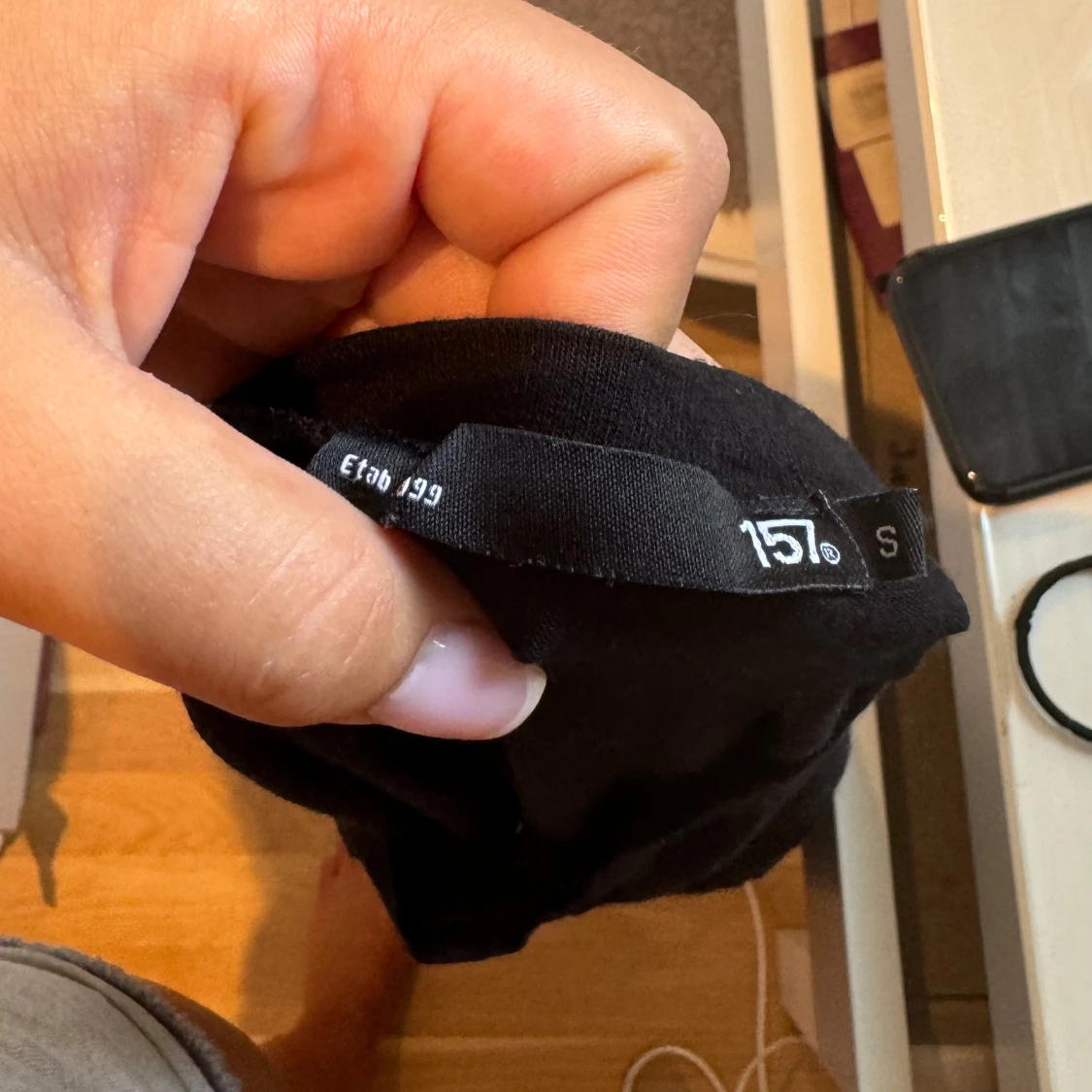 Svart topp med öppna axlar - 2