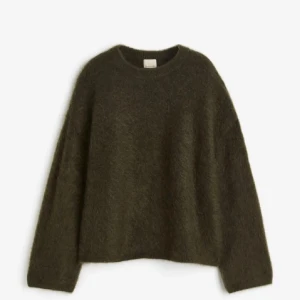 Mohair stickad tröja  - Jättefin mohair tröja från hm som inte säljs längre💗 superbra skick!