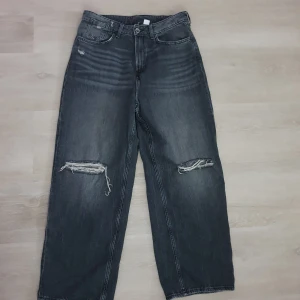 Svarta wide högmidjade jeans  - Skitsnygga wide high jeans i princip nya!🌸