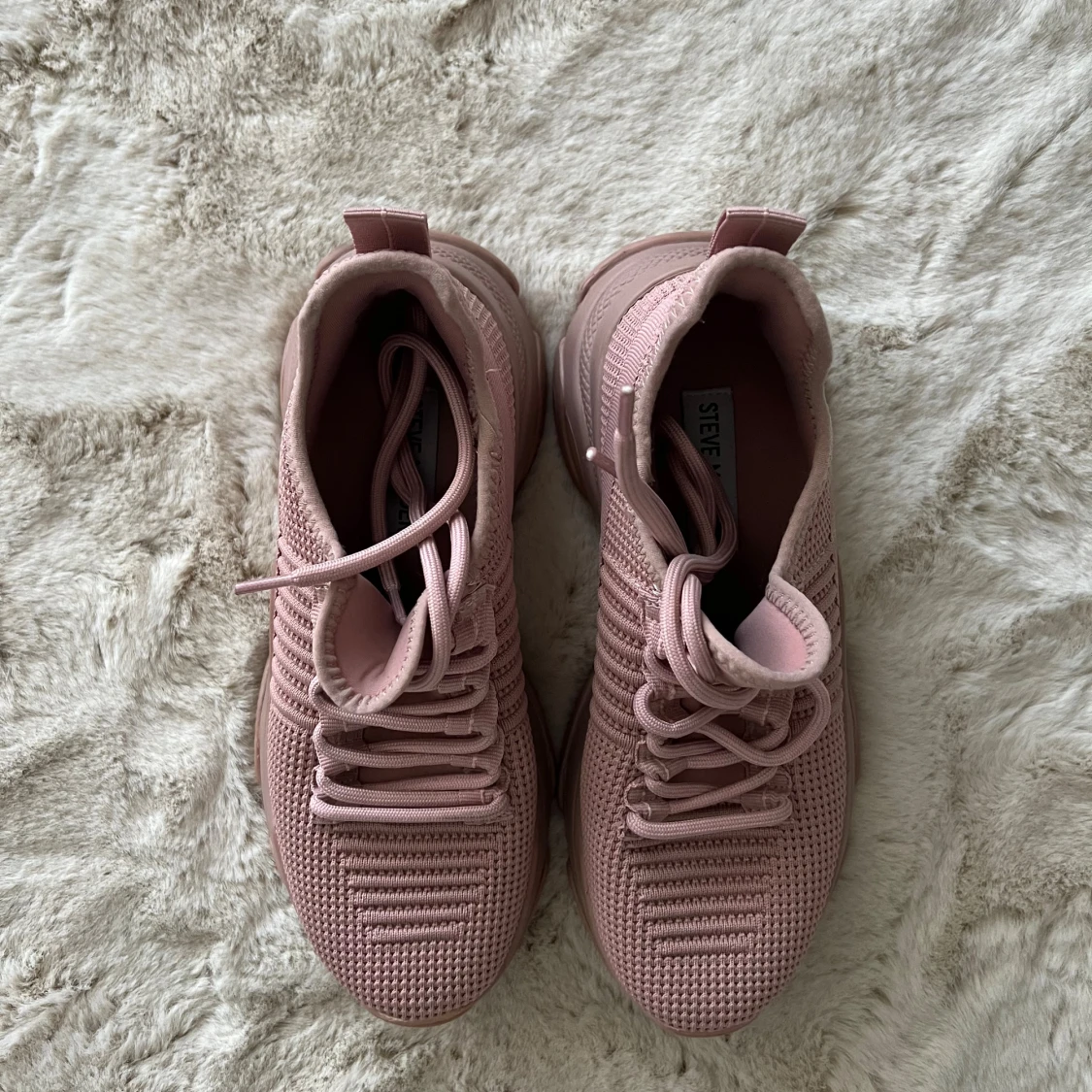 Rosa sneakers från Steve Madden - 1