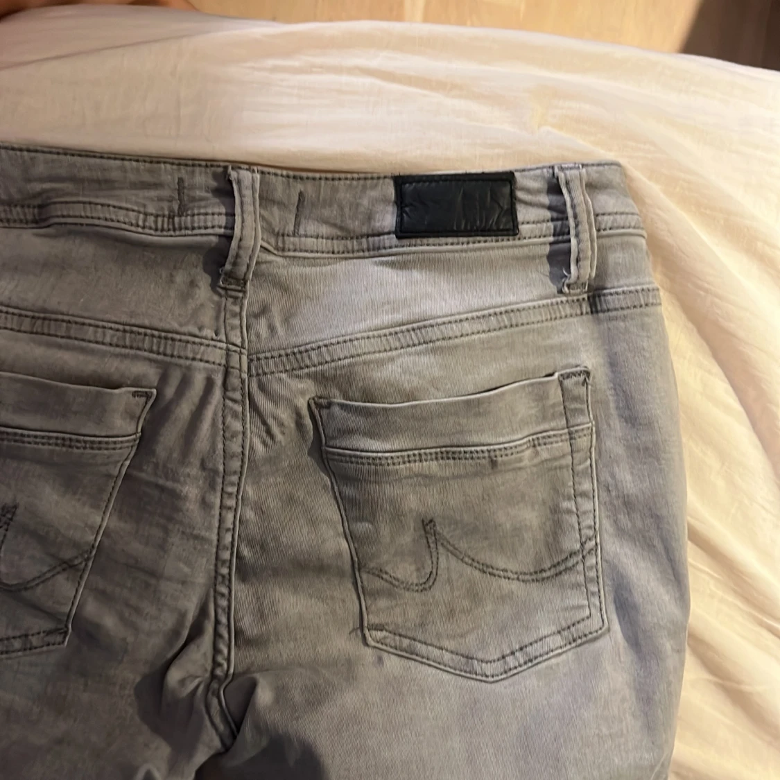 Gråa bootcut jeans från LTB - 3