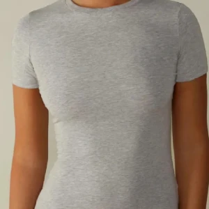 Intimissimi T-shirt grå - Jätte fin och skönt material men kommer tyvärr inte till nån användning längre 💕