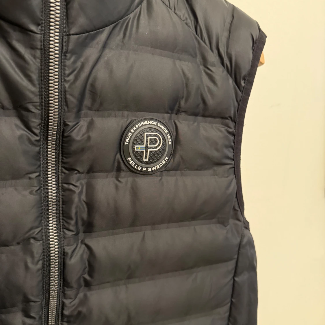 Svart dunväst från Pelle P - 2