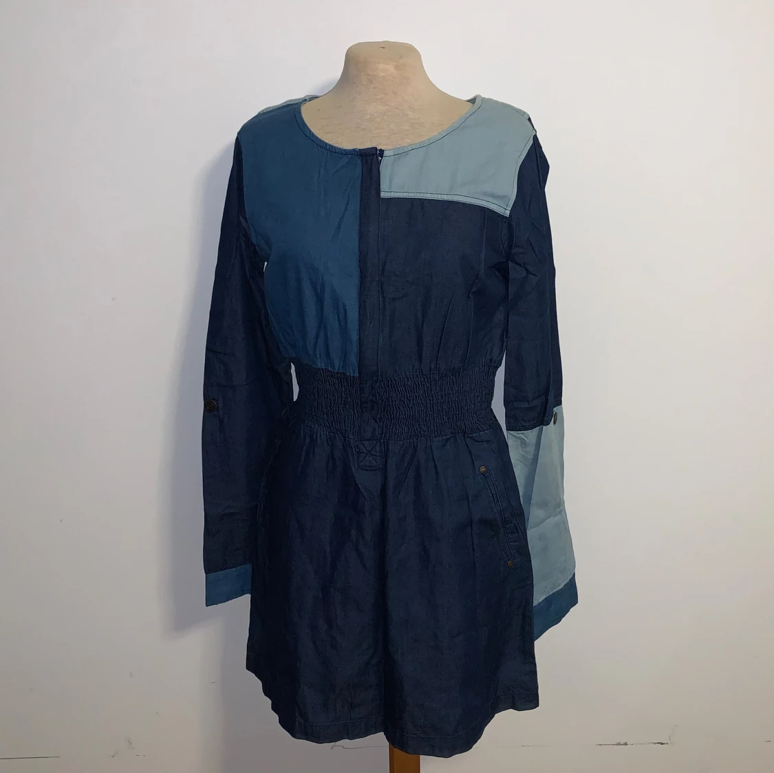 Kort jeansklänning med dragkedja