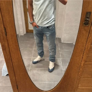 Replay jeans  - Ett par snygga byxor från Replay i storlek W32 L32 i modellen Anbass| aldrig använda| nypris 1799kr| mitt pris 699kr|