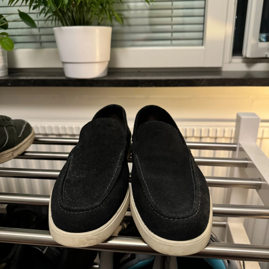 Svarta mockaloafers från Massimo Dutti - 3