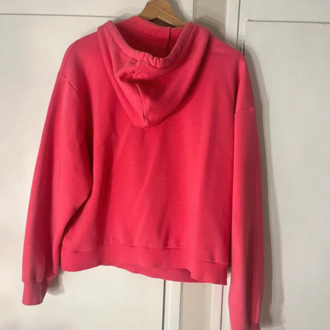 Rosa hoodie från Lindex - 1