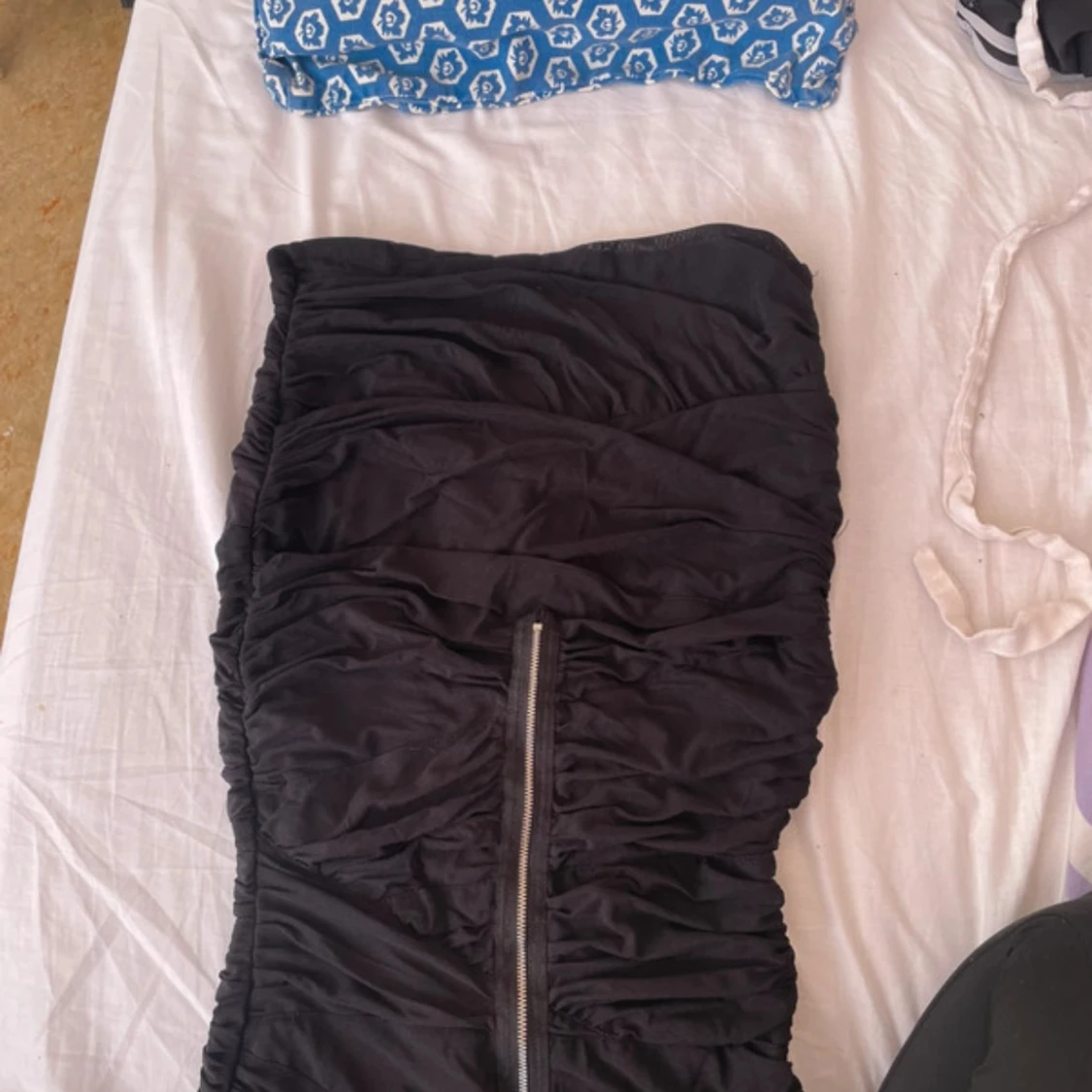 Svart paljettklänning från Quiz - 2