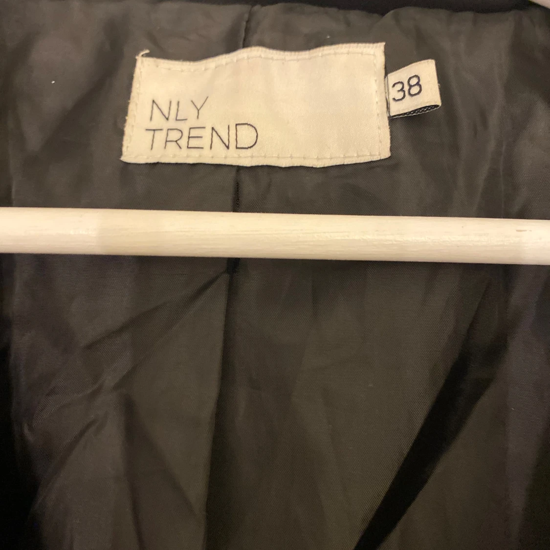 Svart bikerjacka från NLY Trend - 4