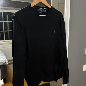 Ralph Lauren tröja - Riktigt skönt material | skön slim fit | Sitter som S/M | pris kan diskuteras vid snabb affär ✌️