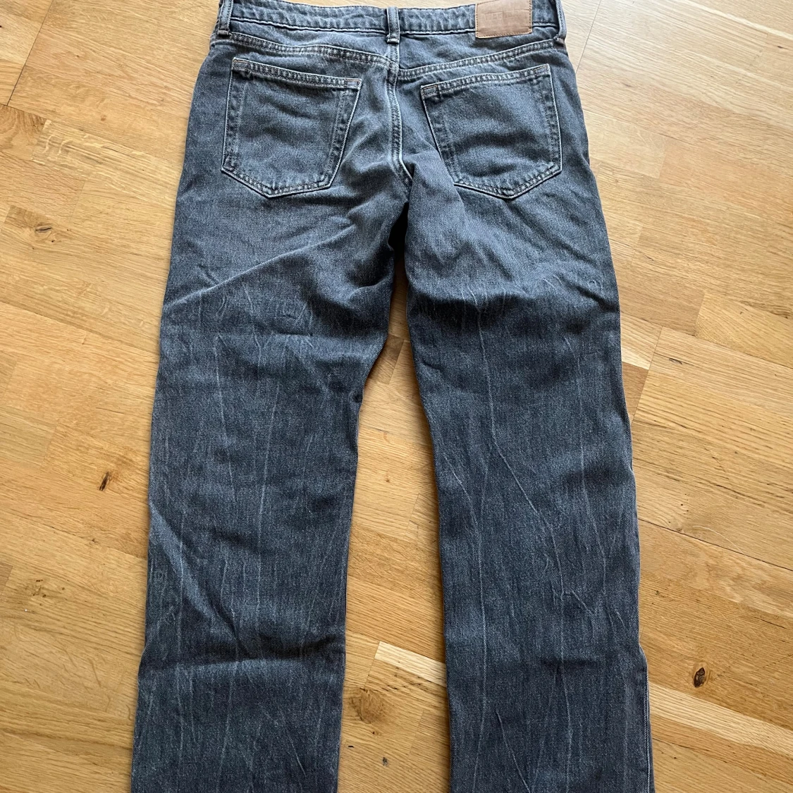Gråa Weekday Arrow jeans straight fit - 1