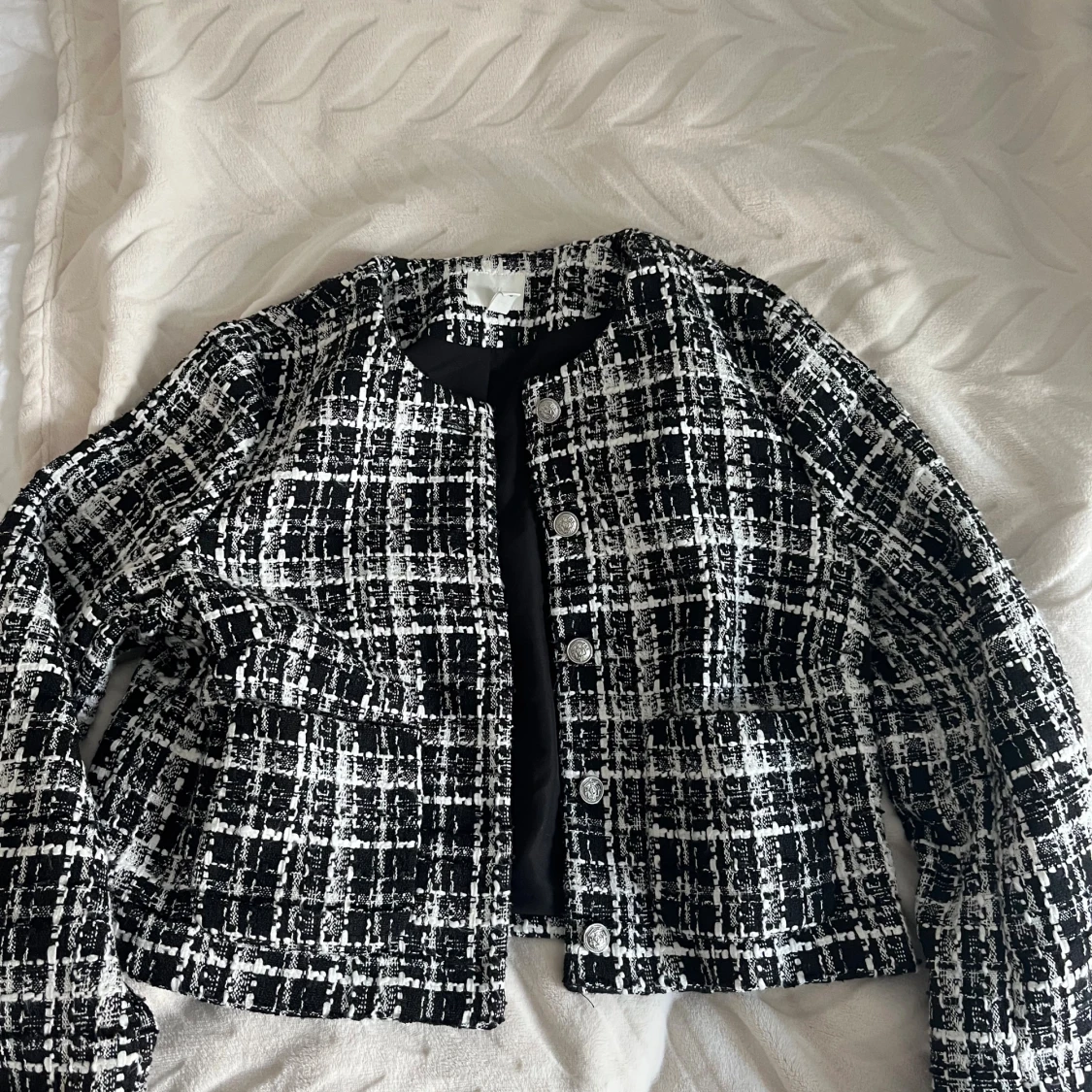 Rutig svartvit kavaj från H&M