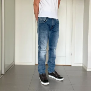 Replay Anbass Hyperflex Jeans  - Säljer nu dessa Replay Anbass Hyperflex jeans, W34 o L32, skriv för fler bilder/frågor🙌🏼