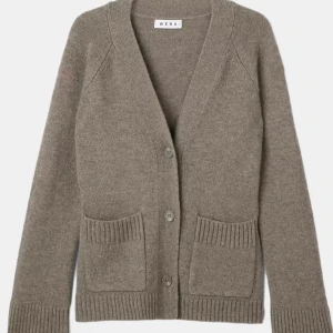 Kofta från Wera  - Beige kofta från Wera köpt på Åhléns. Kan både används stängd eller öppen. Storlek S.                                                        Mycket bra skick, inte använd så mycket.