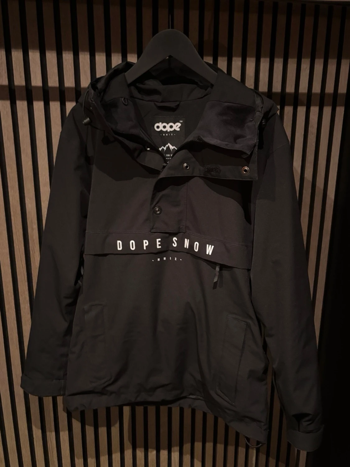 Svart dunjacka från Dope Snow