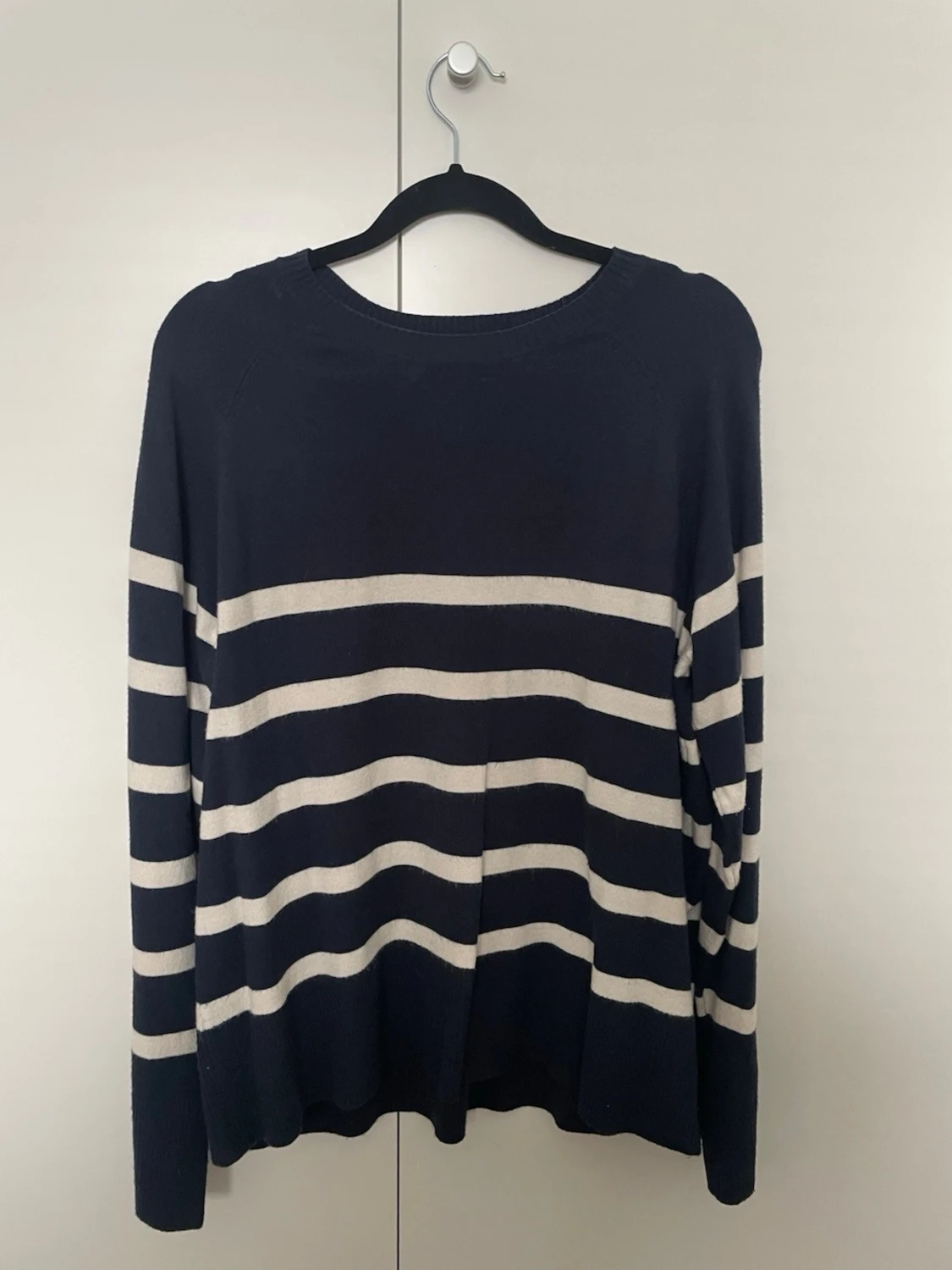 Randig stickad tröja - 1