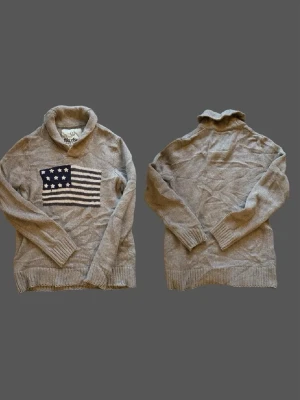 Snygg tröja från bizzbee - Väldigt snygg tröja från bizzbee nu till salu! Hör av er vid fundering!😊⛰️