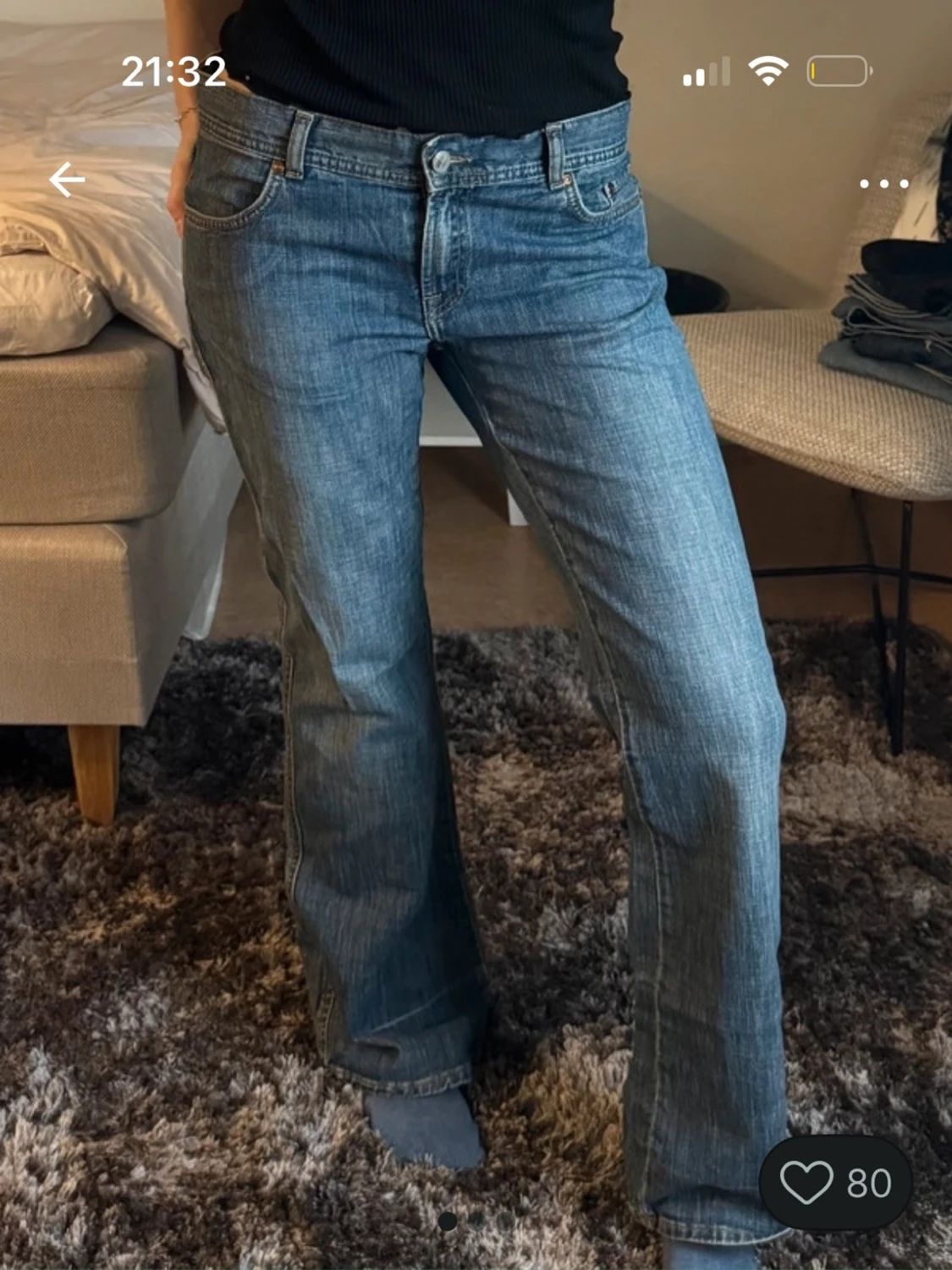 Blå bootcut jeans med låg midja