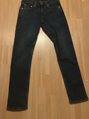Levis jeans 502 - Helt nya Levis jeans aldrig använda 29 w 32L