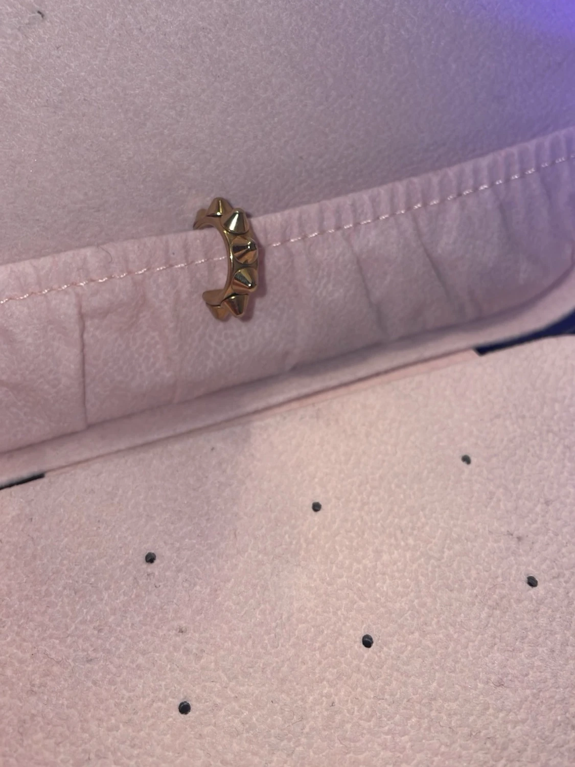 Edblad örhänge i guld