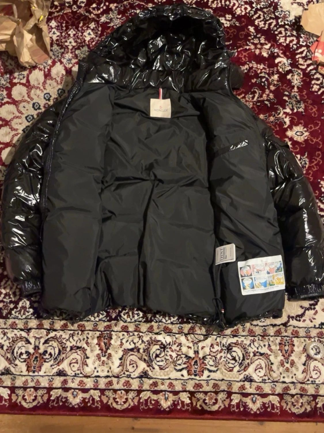 Svart glansig jacka med huva - 3