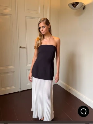 SÖKER DENNA  - Söker denna klänning från Gina eller liknande modell!! I storlek xs/s