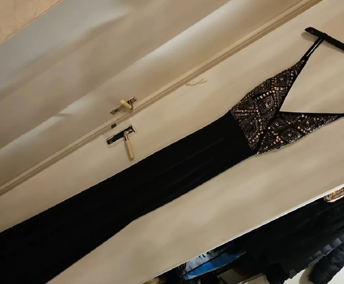 Svart långklänning med paljetter - 1