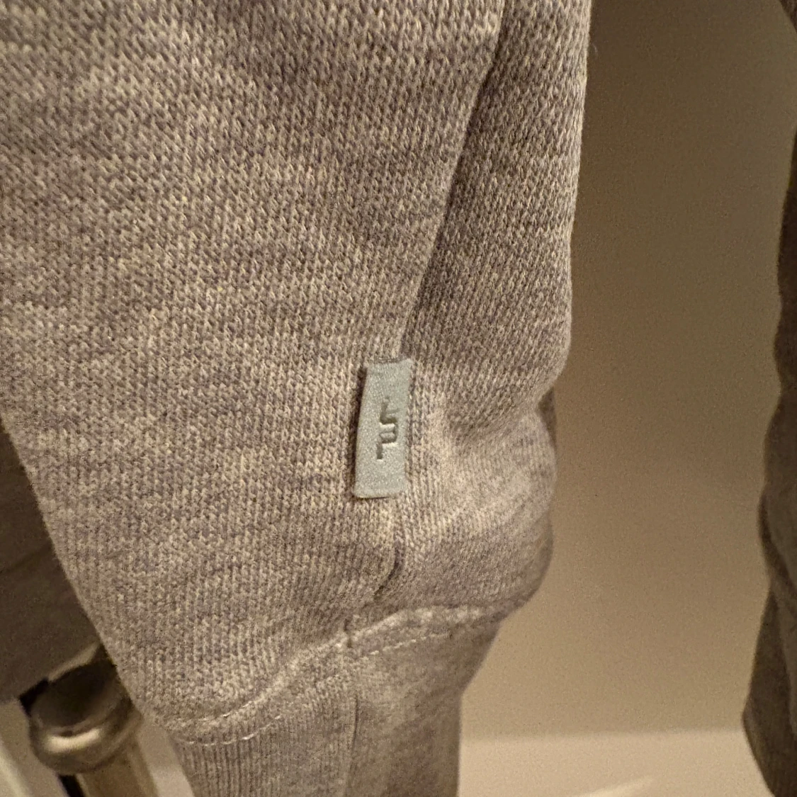 Grå sweatshirt från J.lindberg - 2