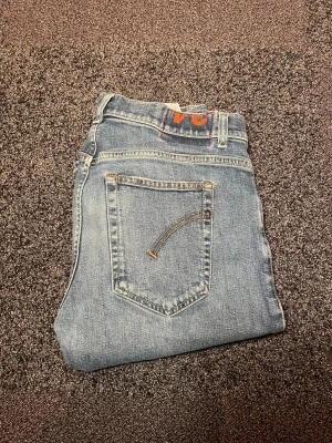 Dondup jeans - Snygga dondup jeans, storlek 34 mycket bra skick!