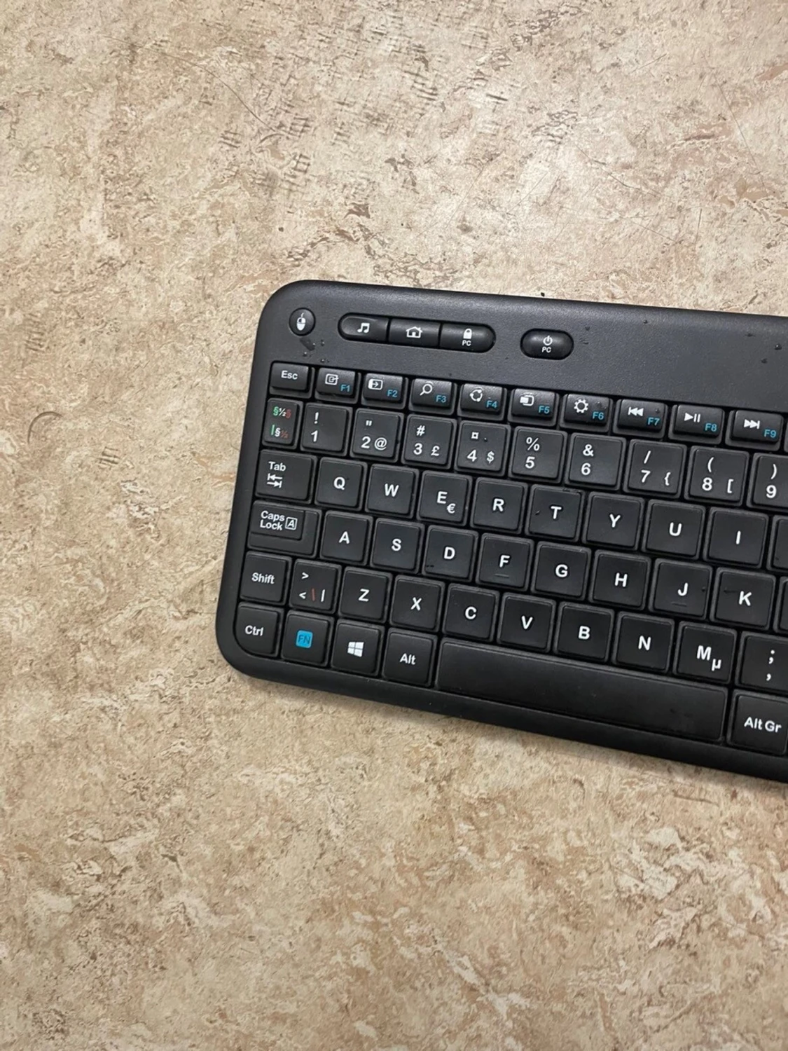 Logitech trådlöst tangentbord med touchpad - 2