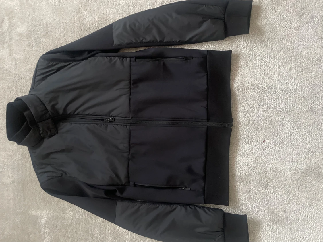 Svart cardigan från J.Lindeberg