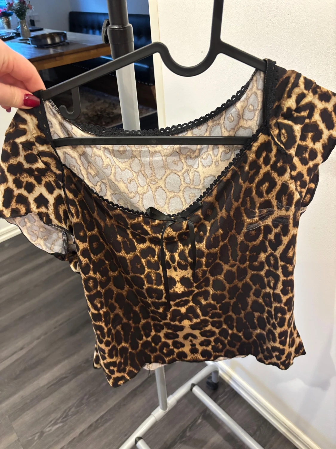 Leopardmönstrad blus med rosett