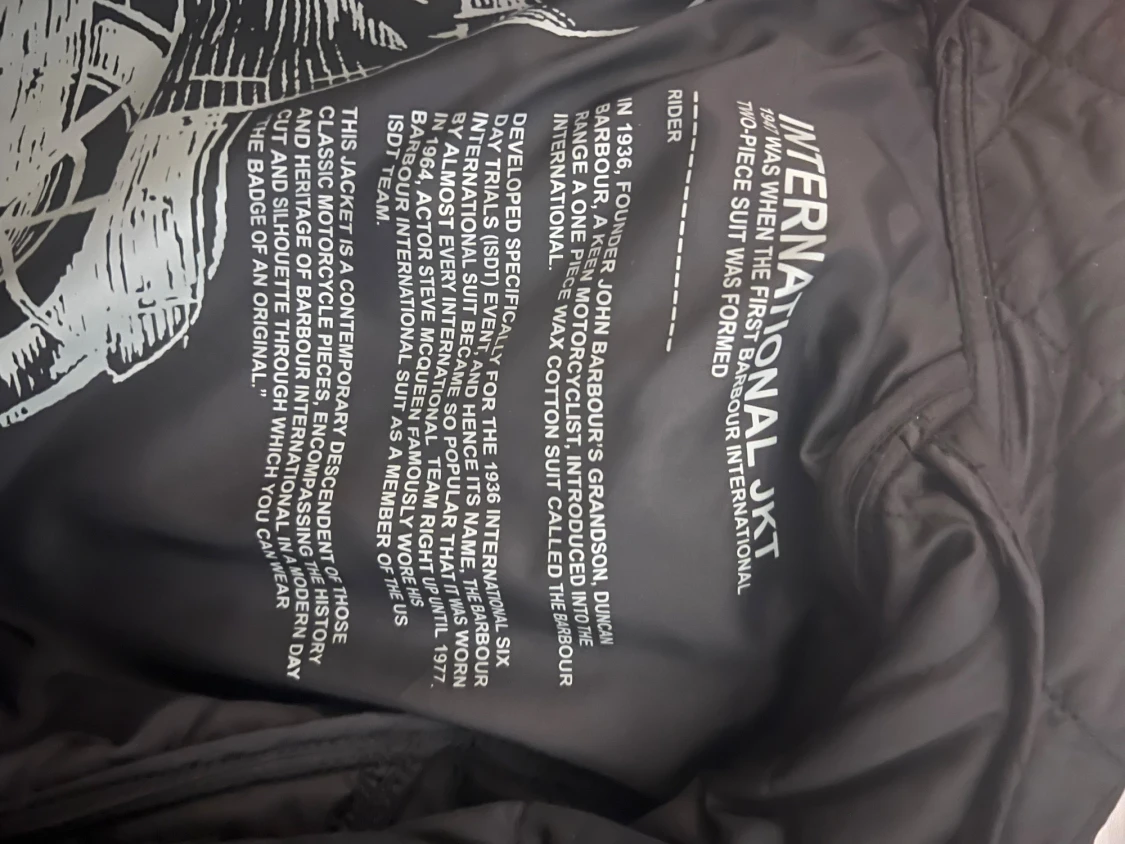 Svart quiltad jacka från Barbour - 3