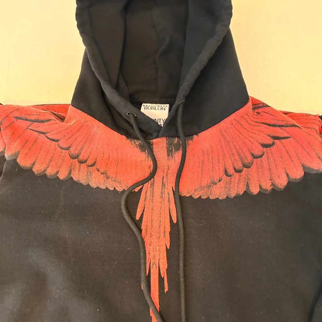 Säljer en helt ny Marcelo burlon county of Milan hoodie  - 91