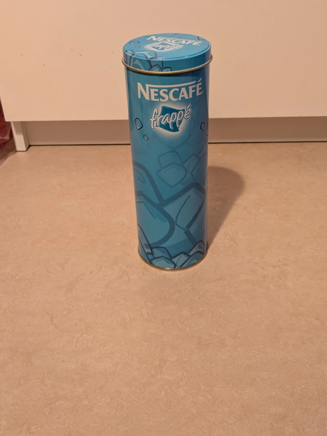 Nescafé frappé metallburk