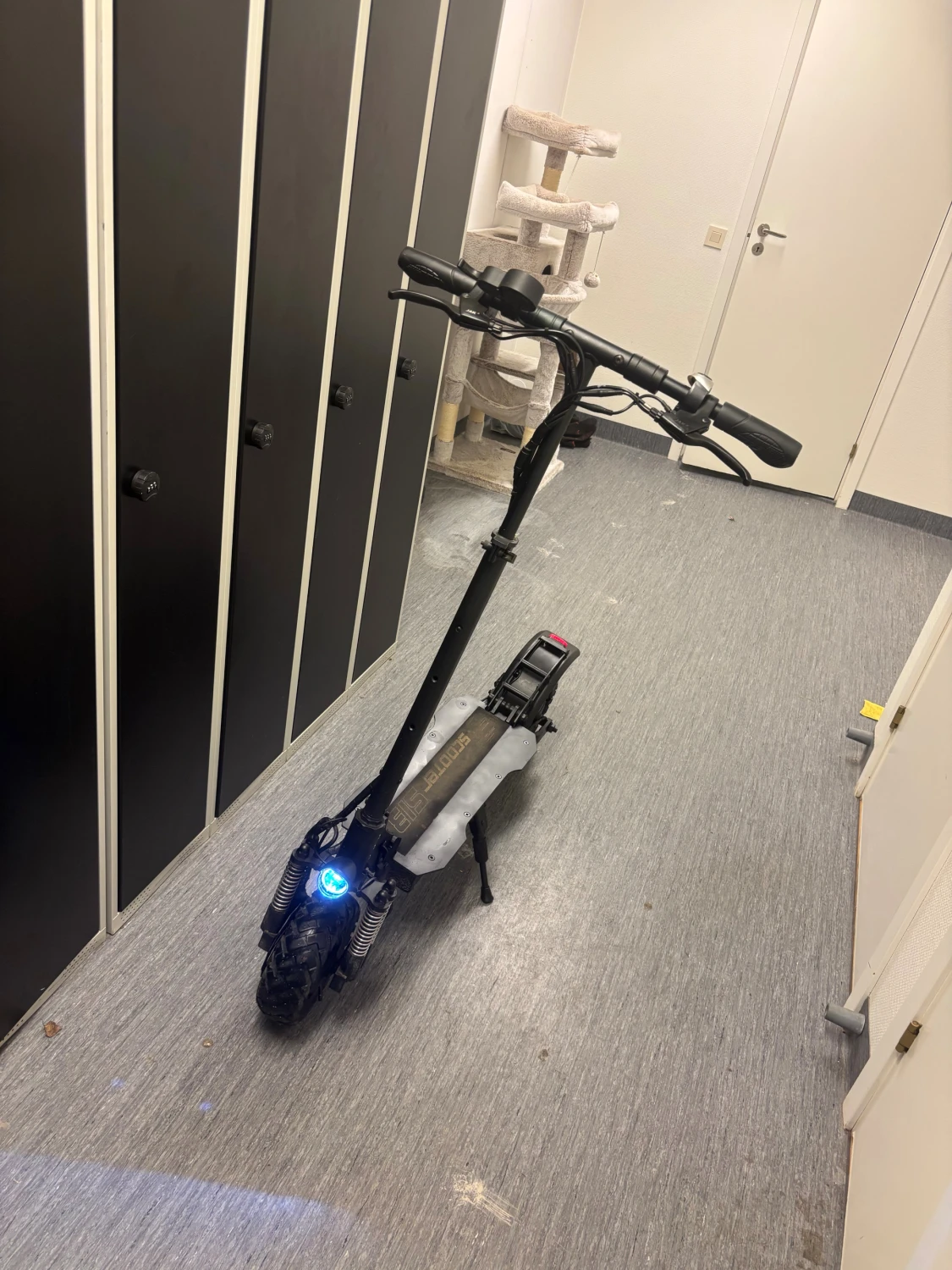 Svart elektrisk Scooter  - 2