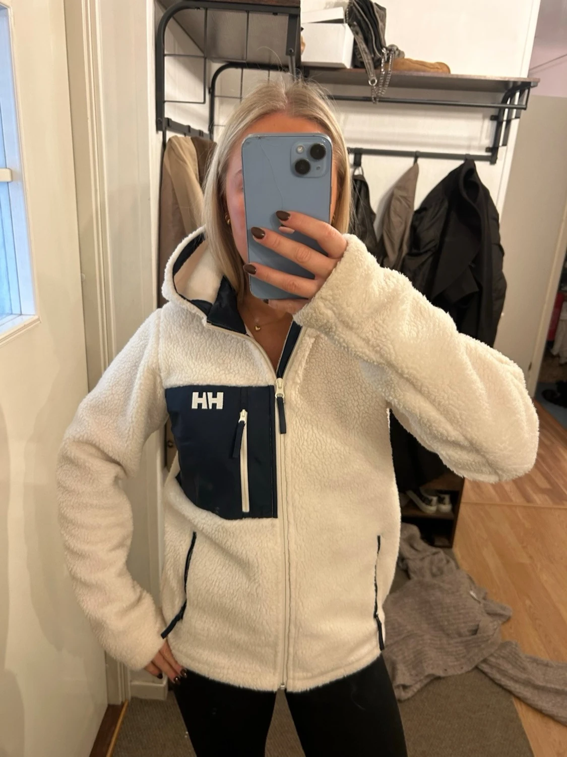 Vit teddyjacka från Helly Hansen - 1